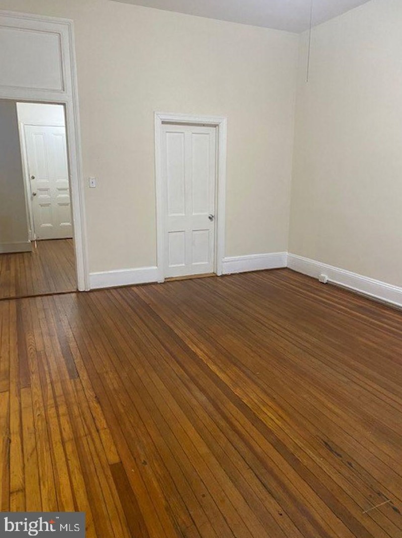 814 Park Ave, Baltimore MD  21201-4839 exterior