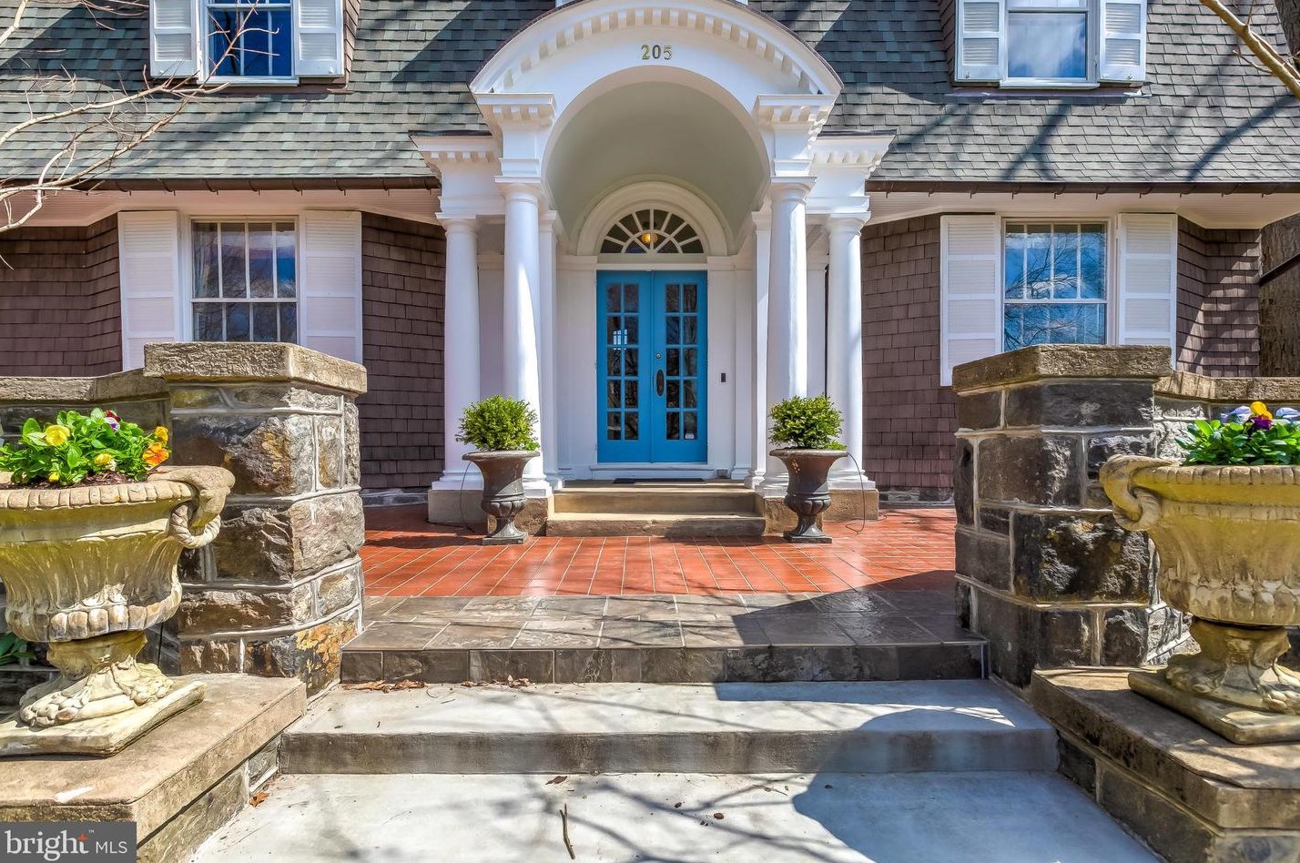 205 Ridgewood Rd, Baltimore, MD 21210-2538