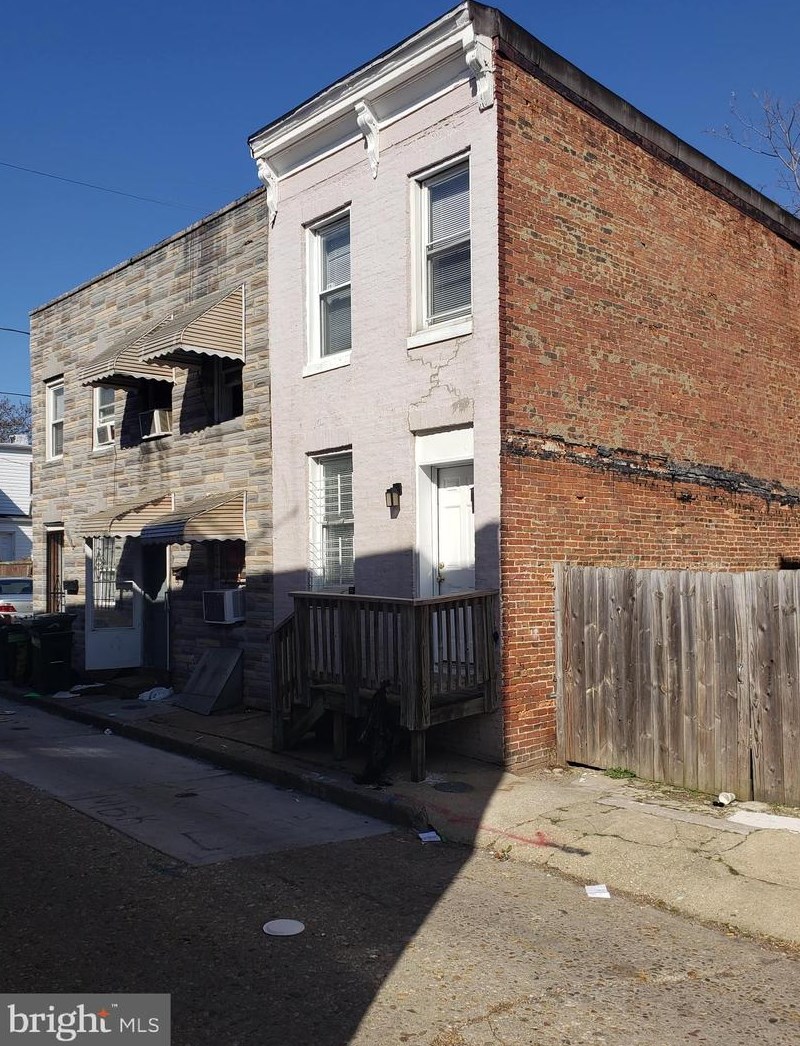 207 Woodyear St, Baltimore, MD 21223-3149