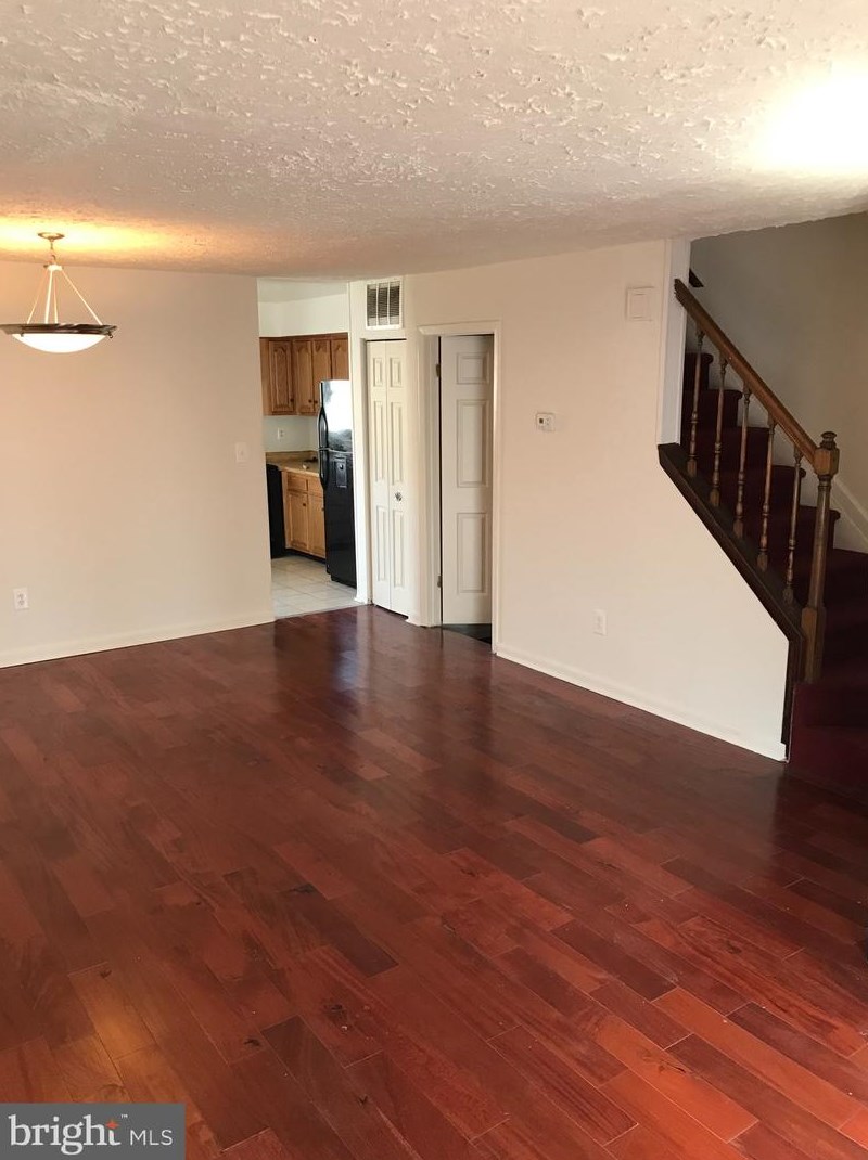 1008 Chase St, Baltimore, MD 21202-5526