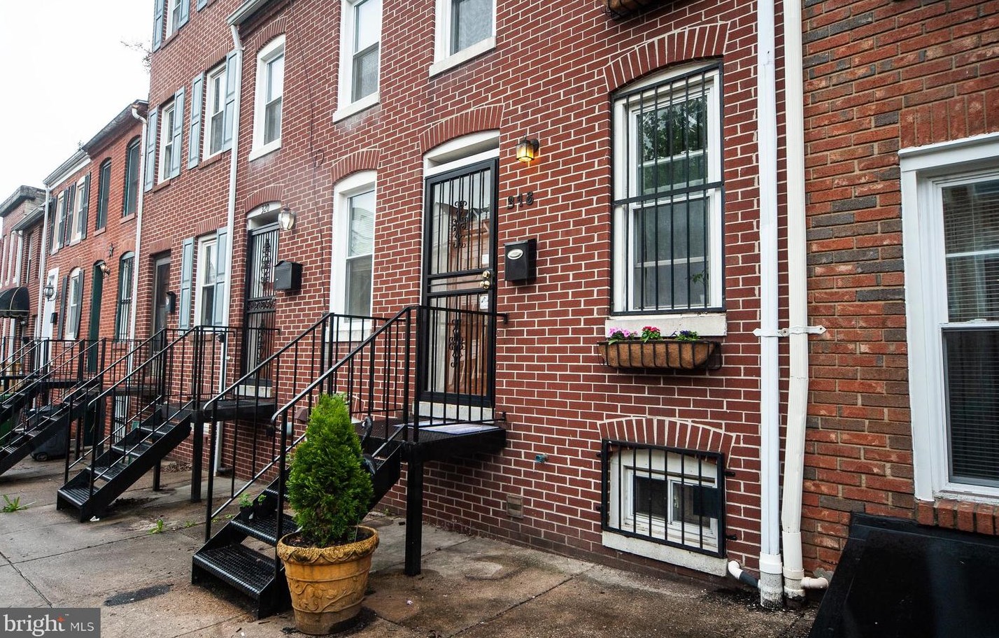 318 Poppleton St, Baltimore, MD 21230-2124
