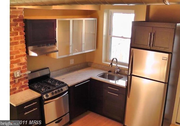 505 Glover St, Baltimore MD  21205-2601 exterior