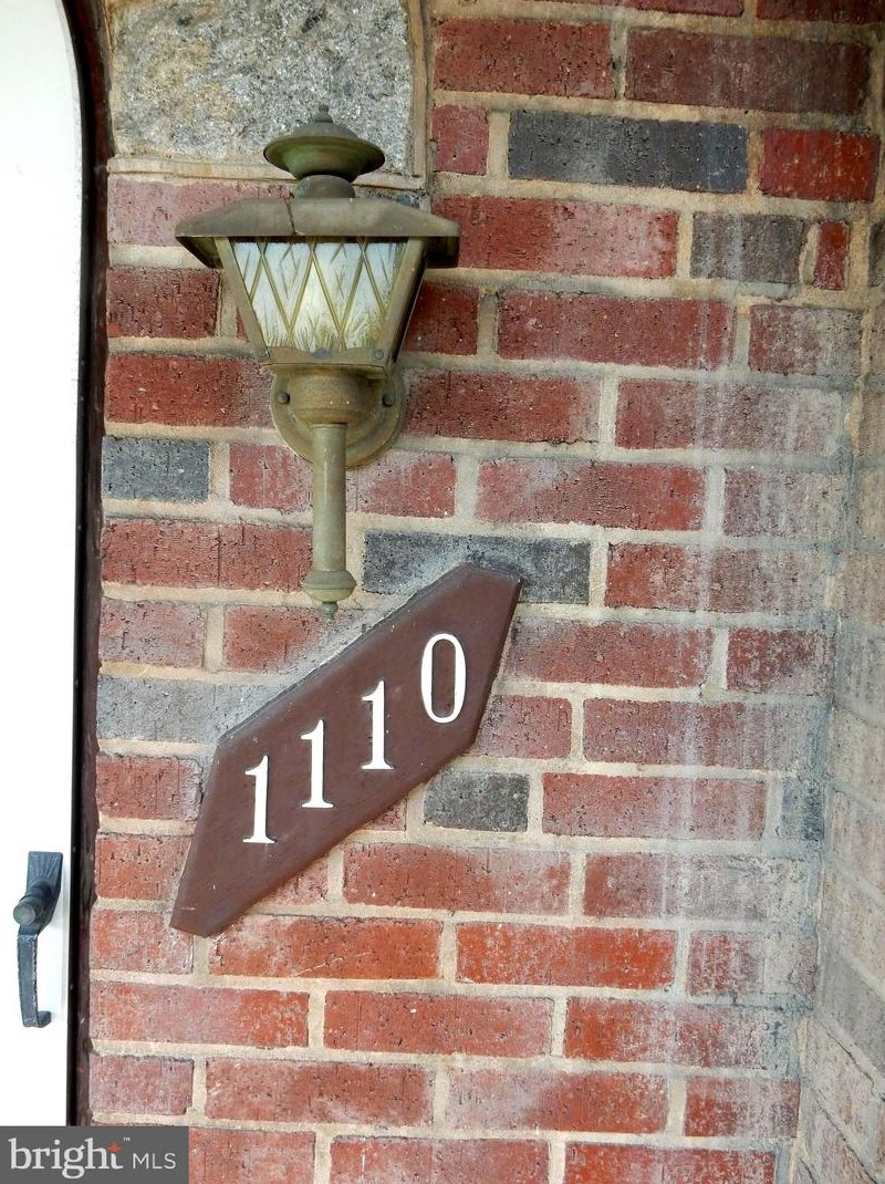 1110 Pine Heights Ave, Baltimore, MD 21229-5210