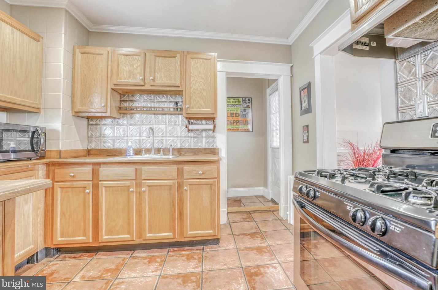 4602 Bayonne Ave, Baltimore MD 21206-2807 exterior