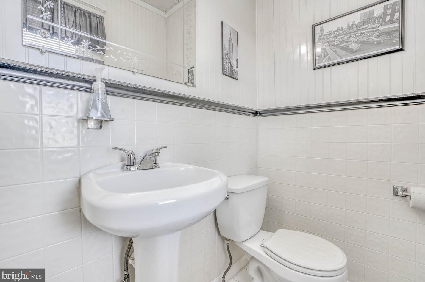 4602 Bayonne Ave, Baltimore MD 21206-2807 exterior