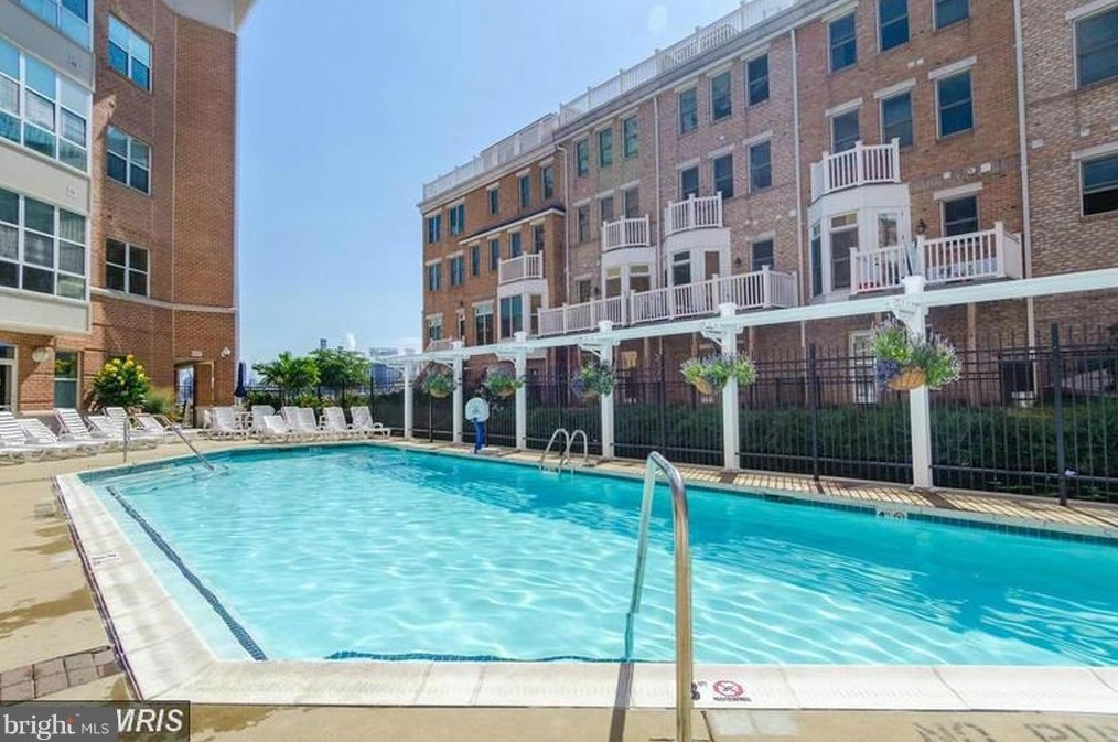 23 Pierside Dr, Baltimore MD  21230-5463 exterior