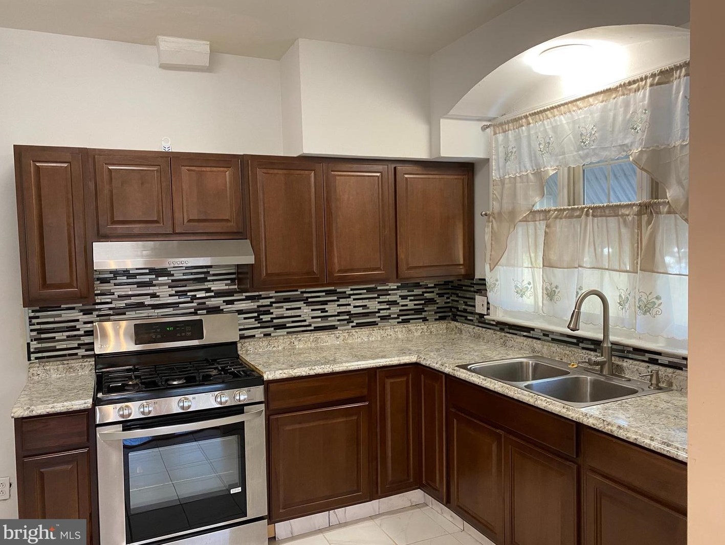 6704 Gary Ave, Baltimore MD  21222-1020 exterior