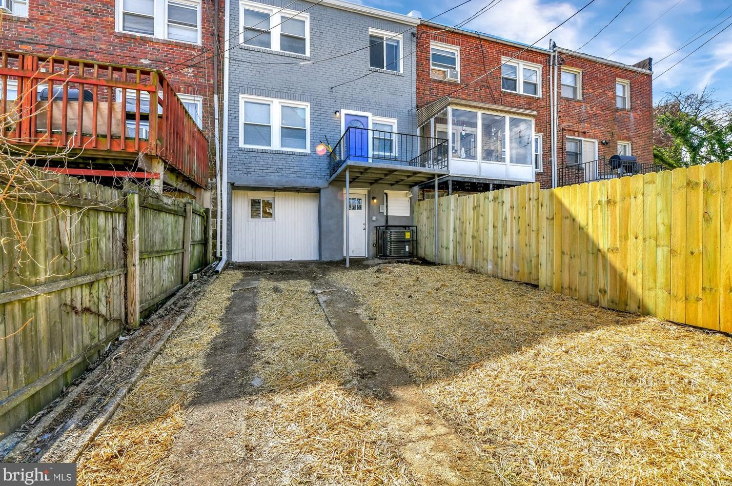 116 Kossuth St, Baltimore MD  21229-3753 exterior