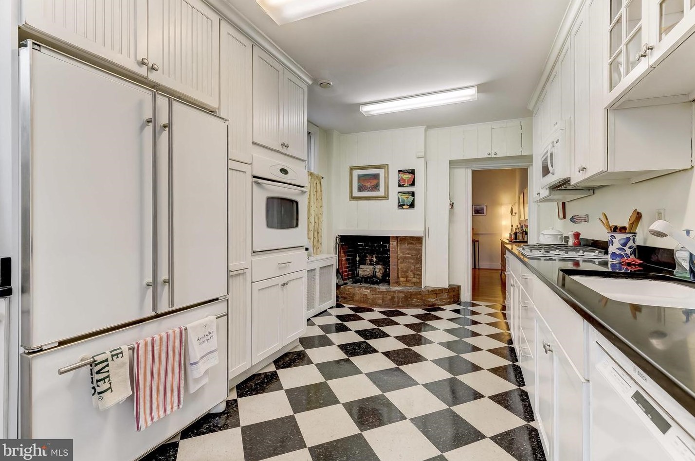 1423 Park Ave, Baltimore MD 21201-3612 exterior