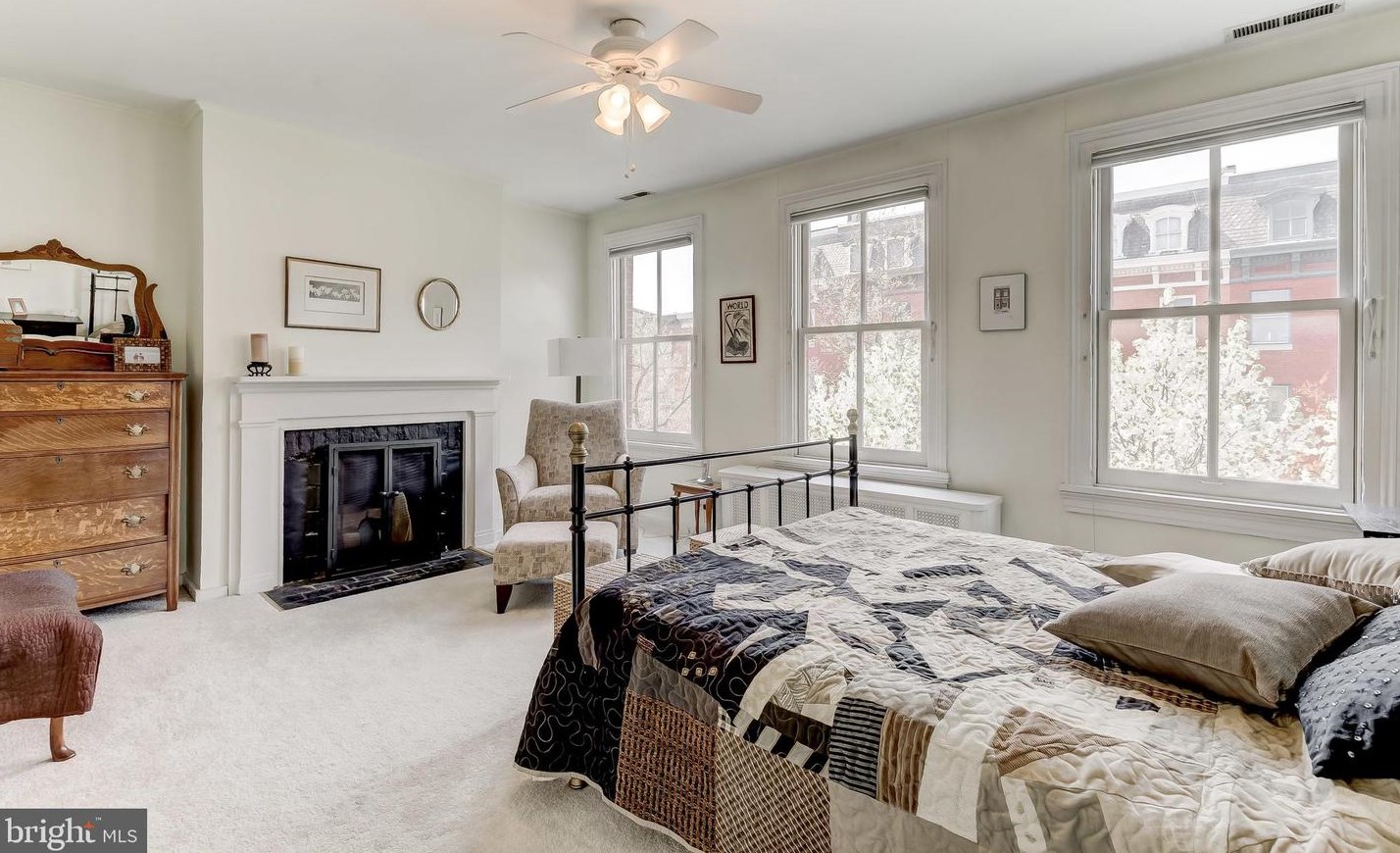 1423 Park Ave, Baltimore MD 21201-3612 exterior