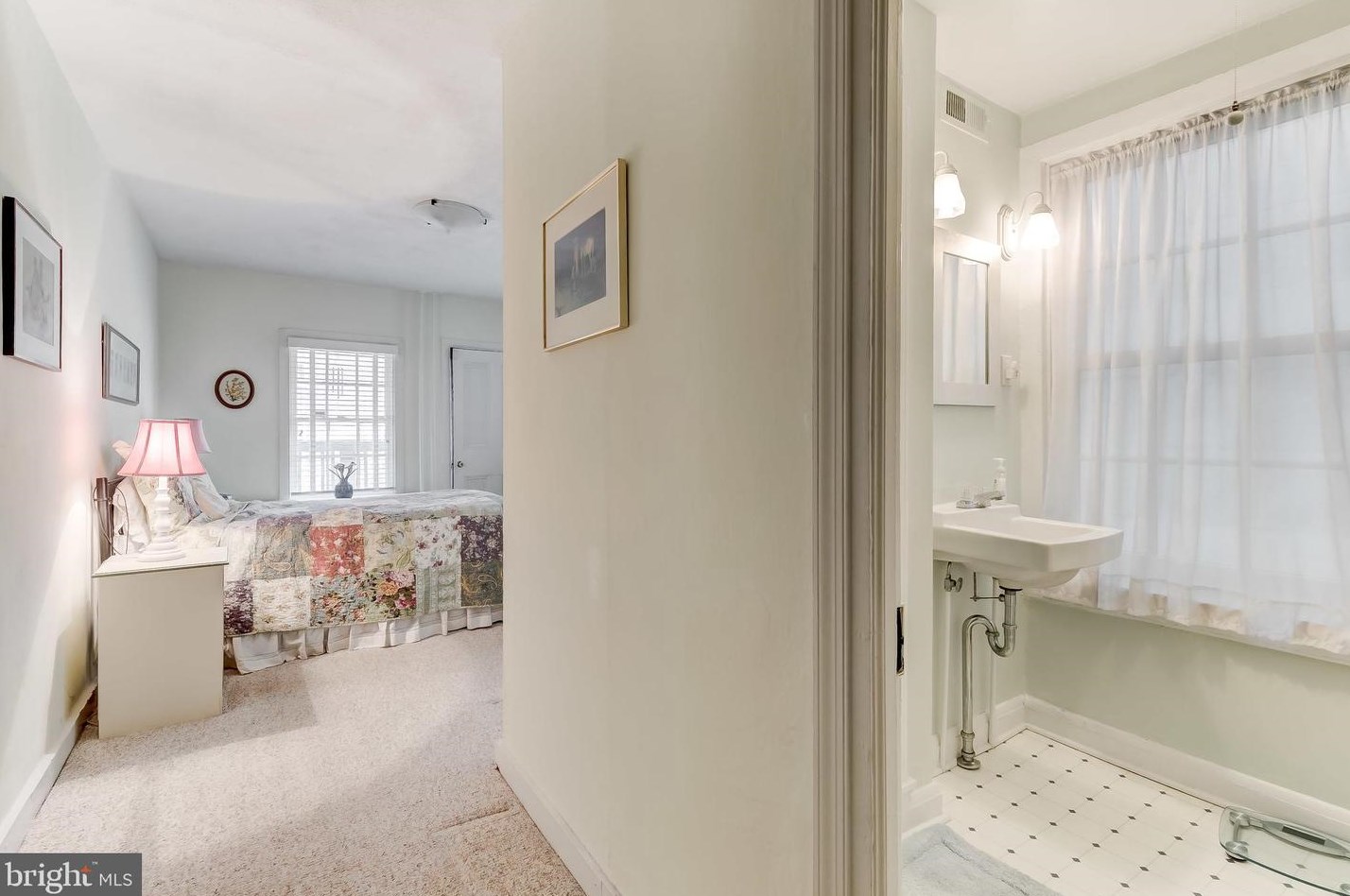 1423 Park Ave, Baltimore MD 21201-3612 exterior