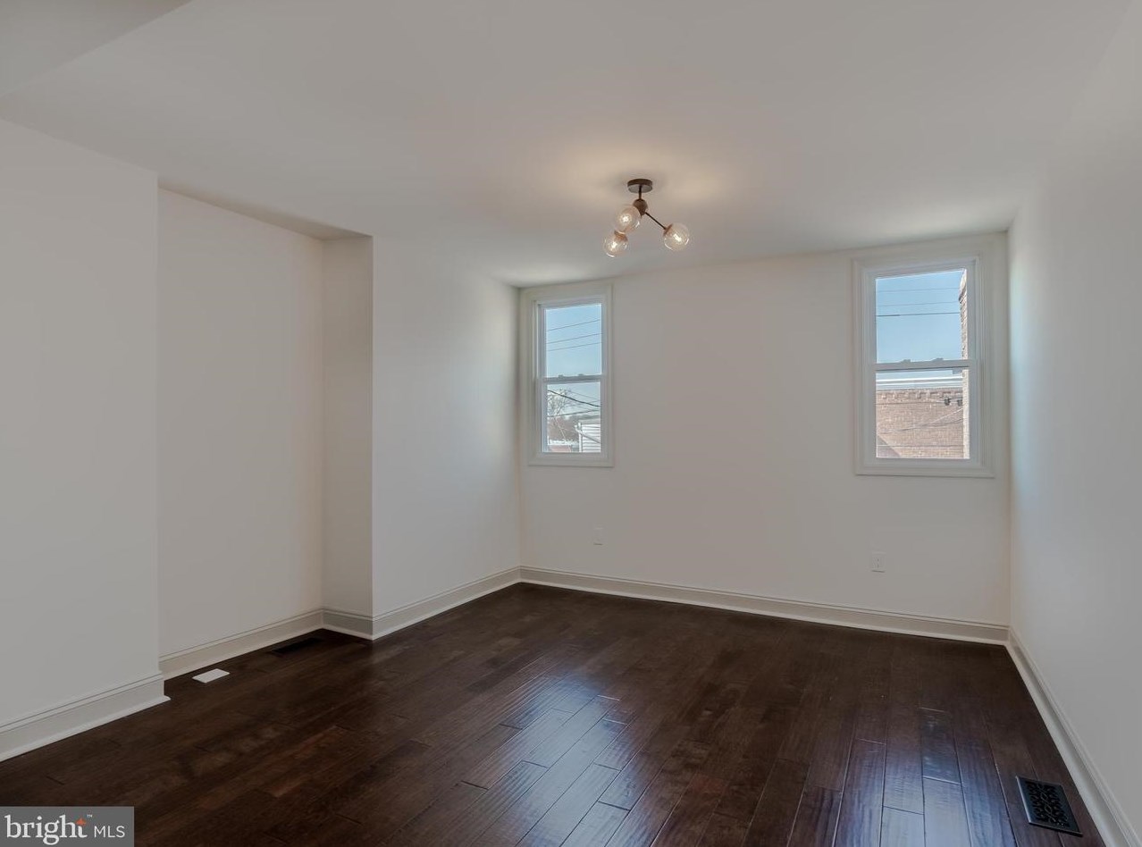 4030 Falls Rd, Baltimore MD  21211-1740 exterior
