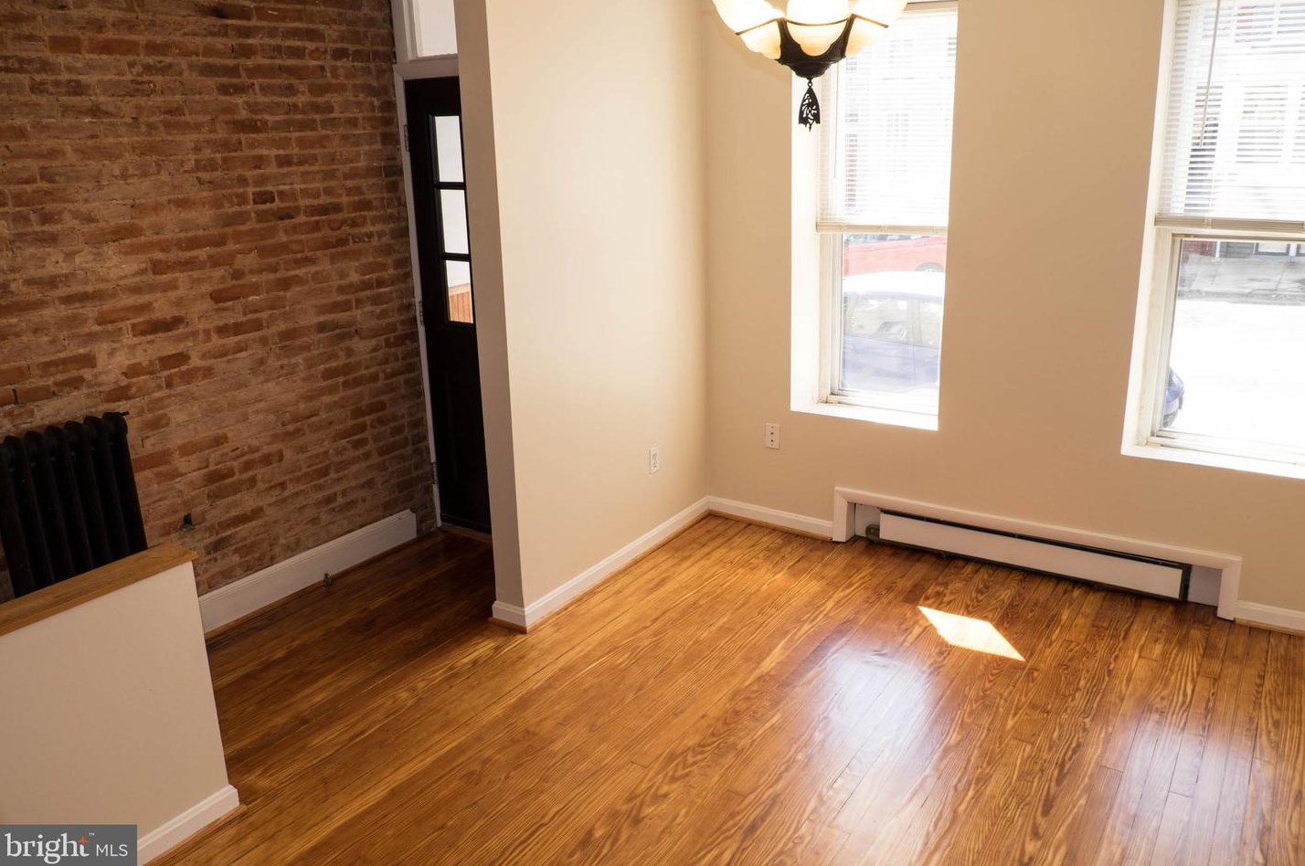 2929 Keswick Rd, Baltimore, MD 21211-2733