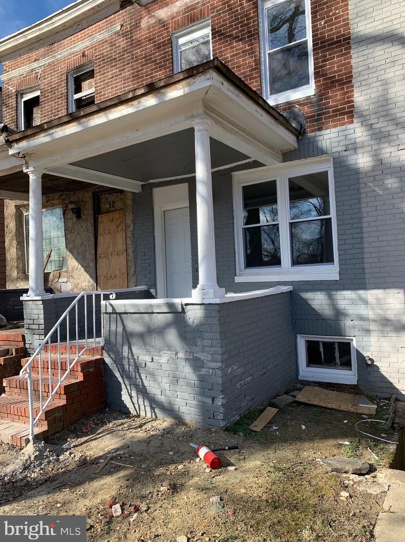 122 Hilton St, Baltimore, MD 21229-3749