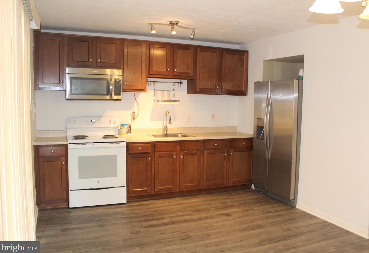 602 Markham Rd, Baltimore, MD 21229-4407