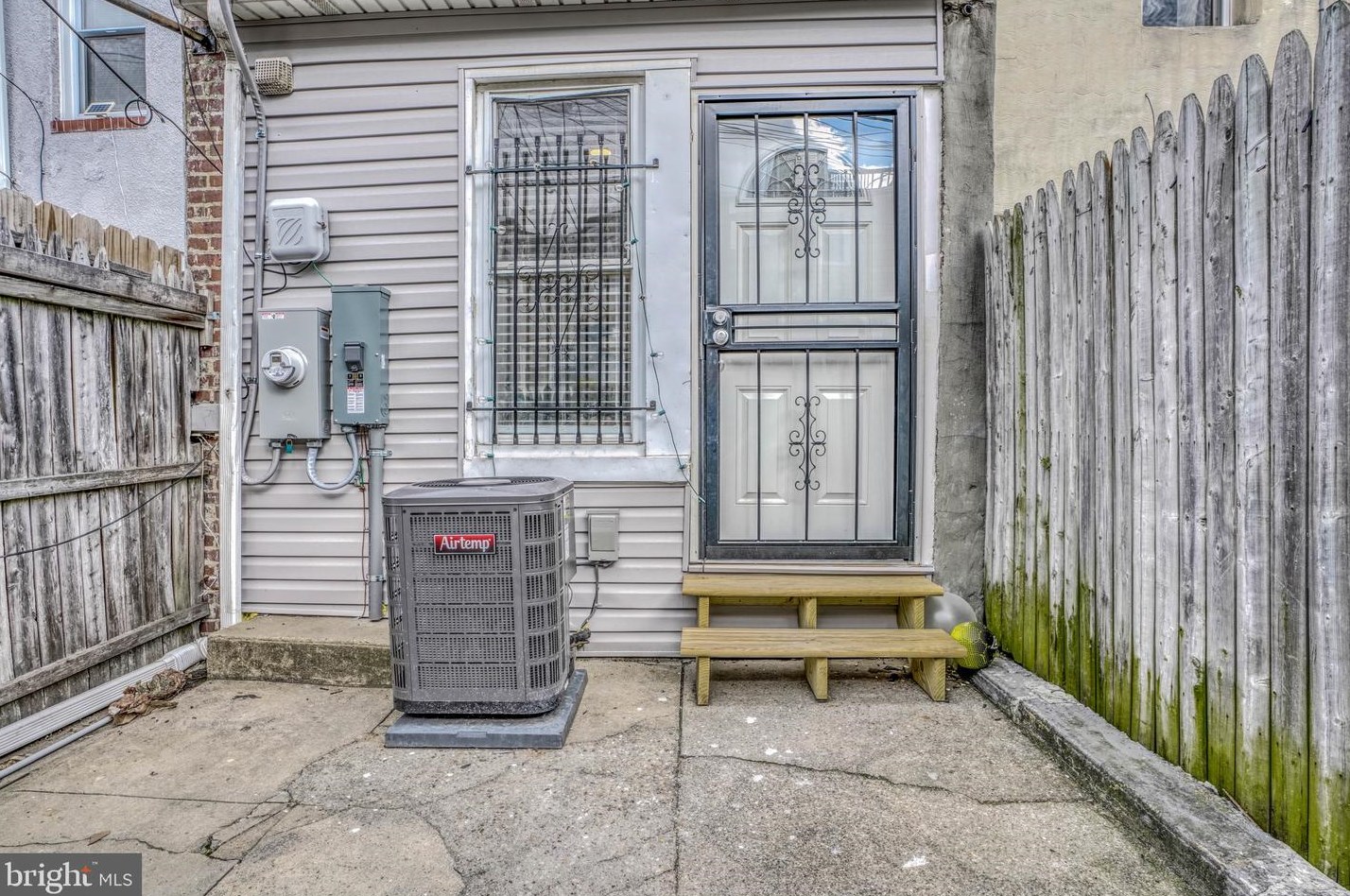 122 Rose St, Baltimore MD  21224-1152 exterior