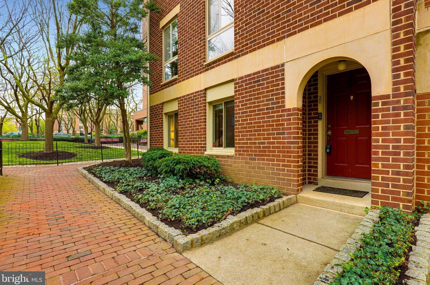 30 Andrew Pl, Baltimore, MD 21201-2402