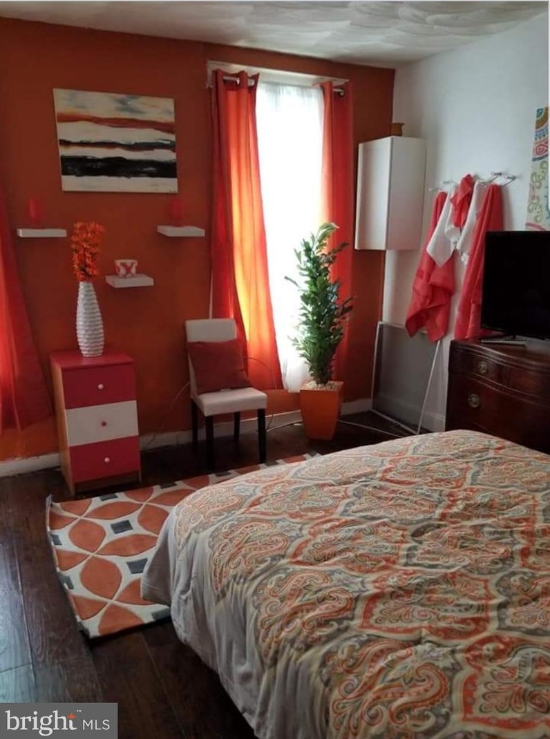 2803 The Alameda, Baltimore, MD 21218-3728