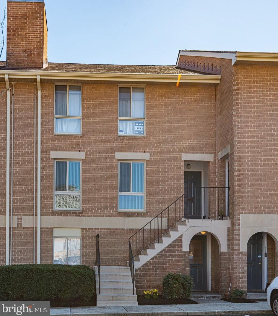 119 Conway St, Baltimore MD  21201-2422 exterior