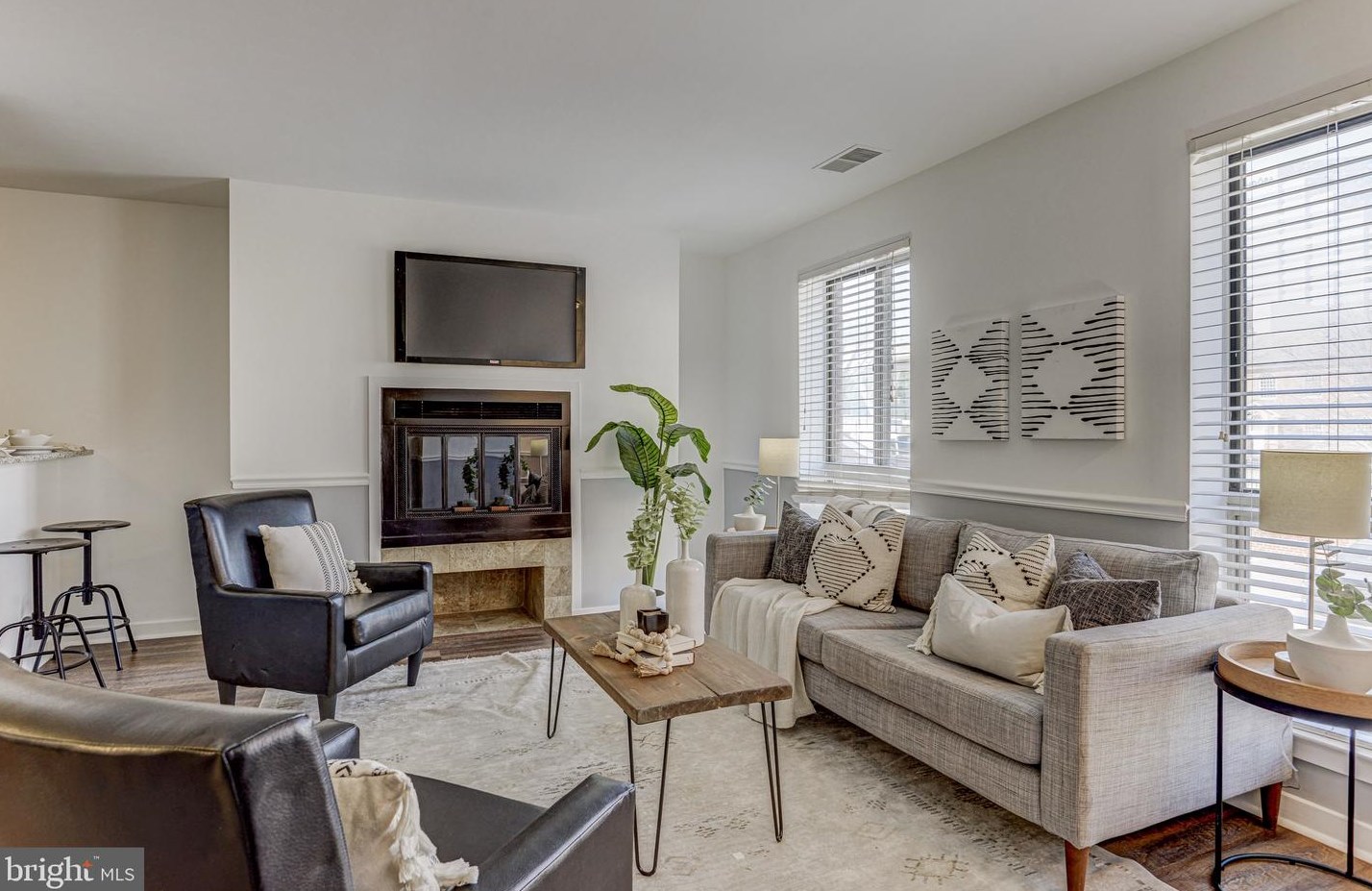 119 Conway St, Baltimore, MD 21201-2422