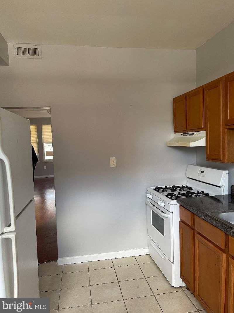 2605 Aisquith St, Baltimore, MD 21218-4818