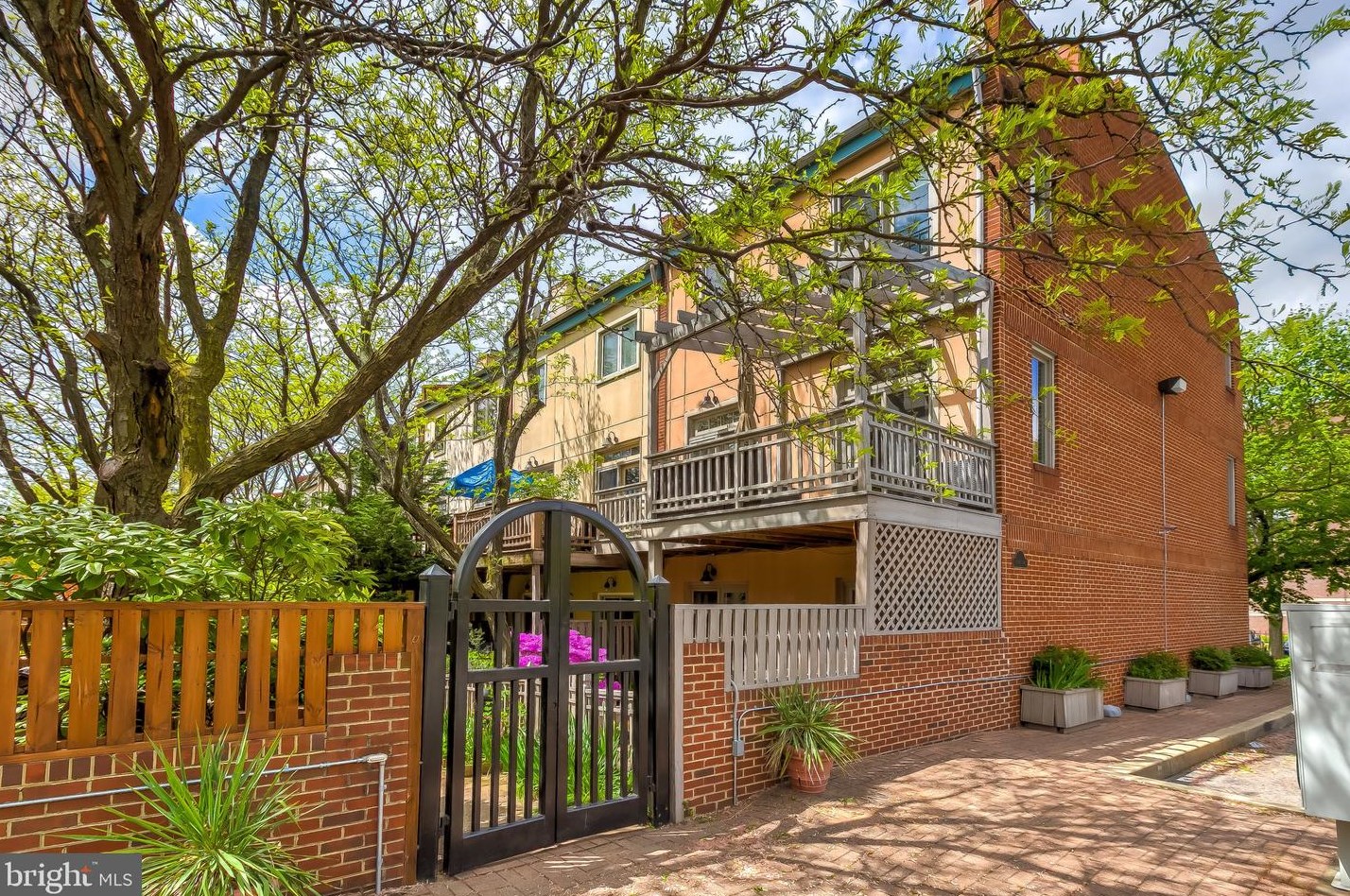 227 Lanasa Ln, Baltimore, MD 21230-4143