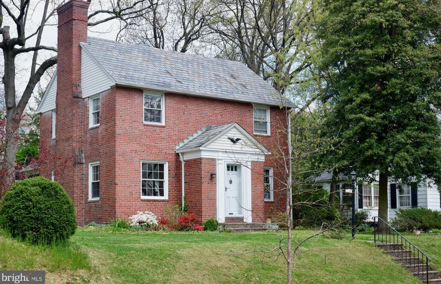 1304 Southview Rd, Baltimore, MD 21218-1425