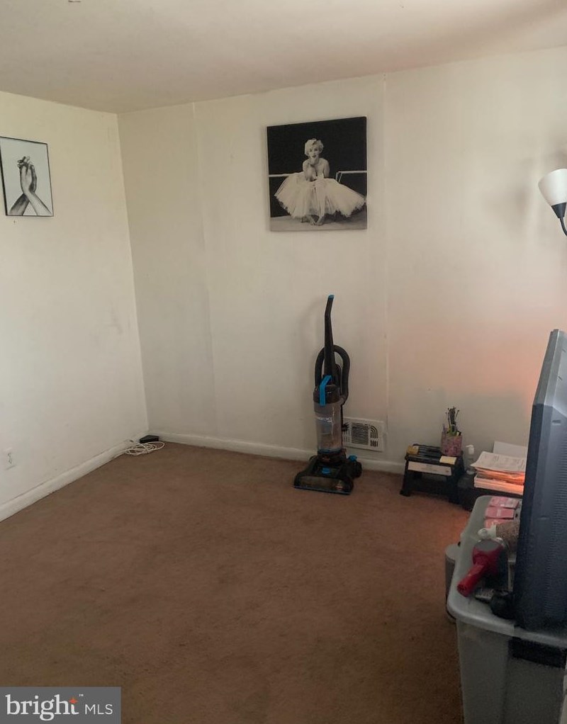 3812 Bay Ave, Baltimore, MD 21225-2255