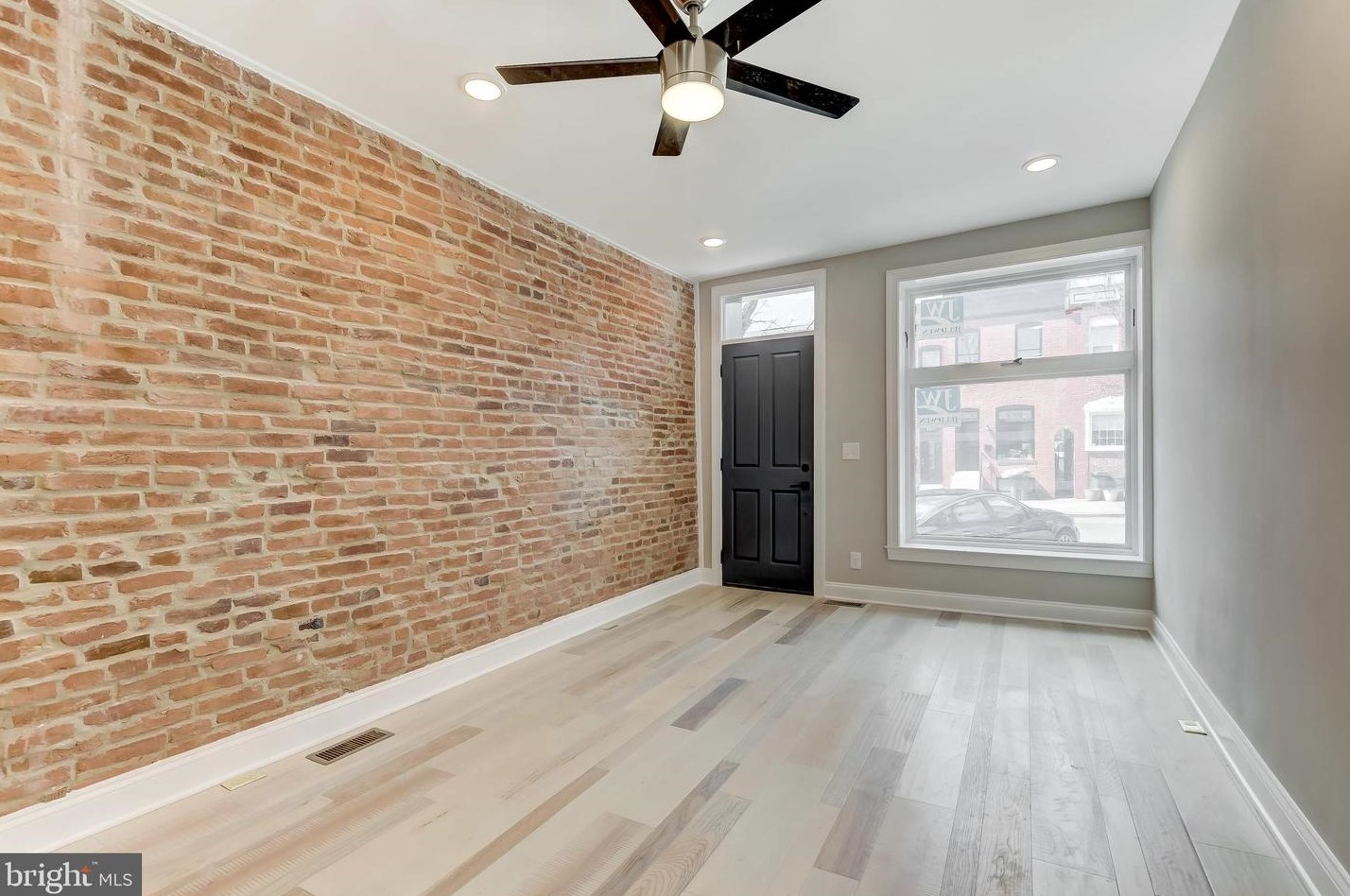 825 S Milton Ave, Baltimore, MD 21205