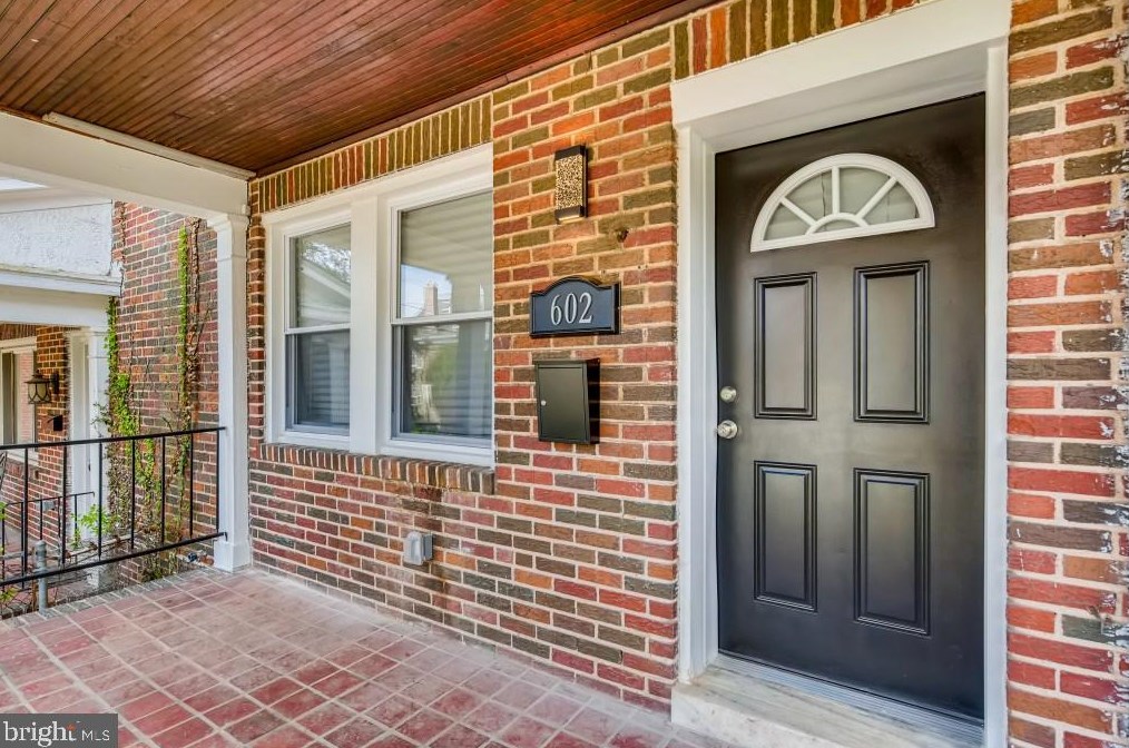 602 Woodington Rd, Baltimore, MD 21229-1818
