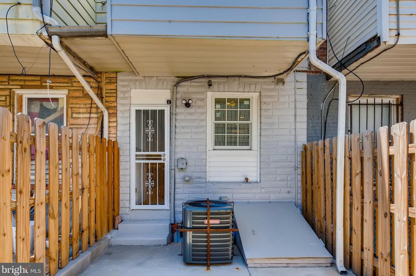 723 Curley St, Baltimore MD  21205-2717 exterior
