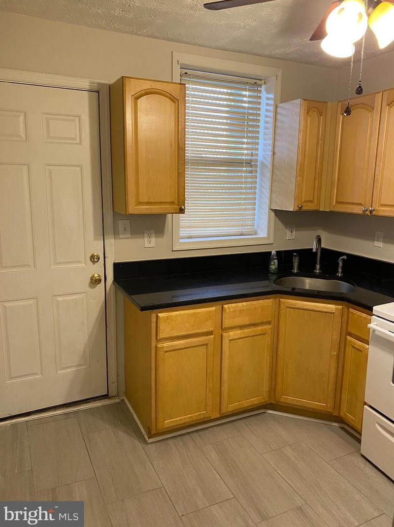 347 21st St, Baltimore MD  21218-6120 exterior