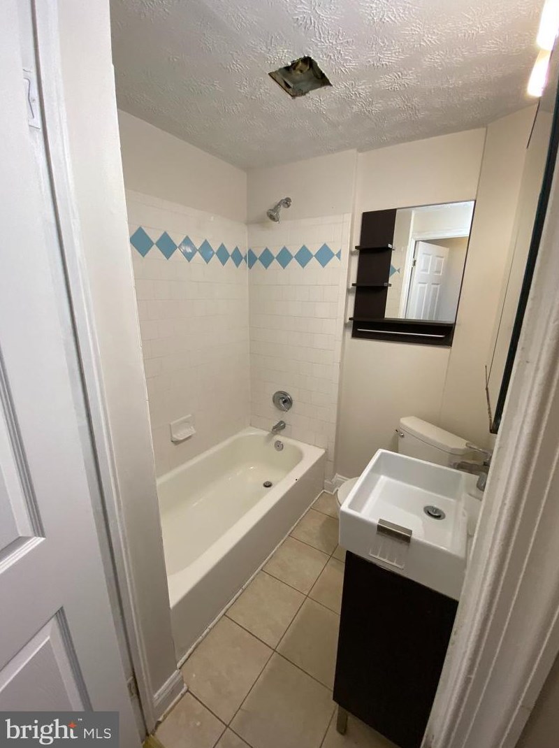 347 21st St, Baltimore MD  21218-6120 exterior