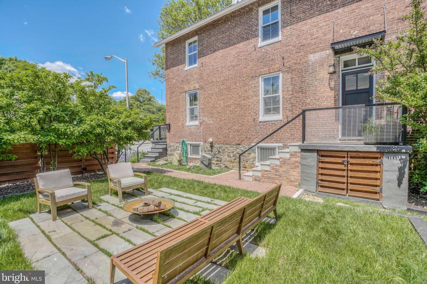 3425 Falls Rd, Baltimore, MD 21211-2405