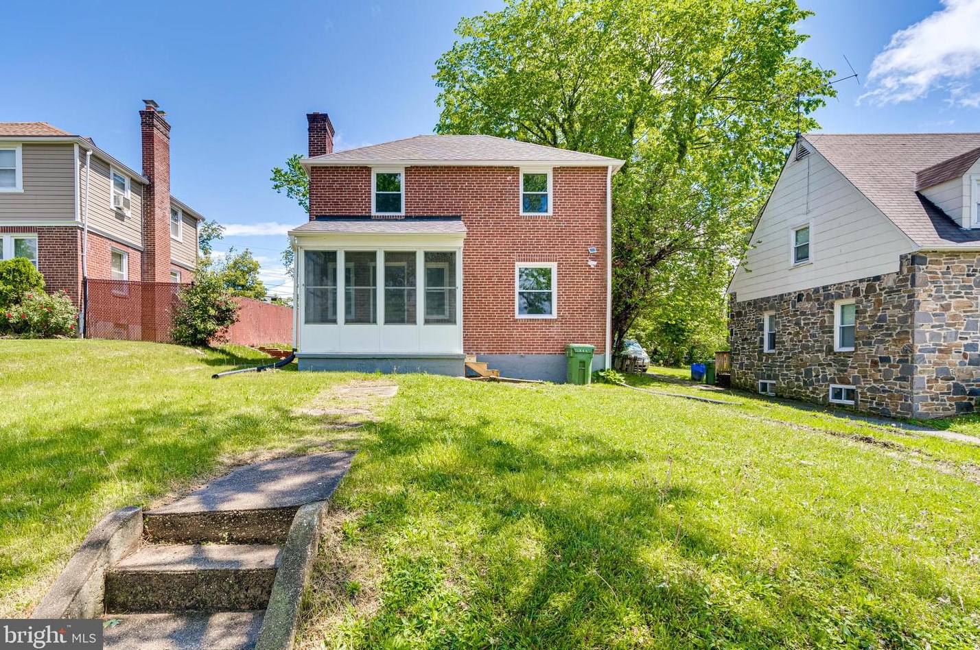 713 Dorchester Rd, Baltimore, MD 21229-4738