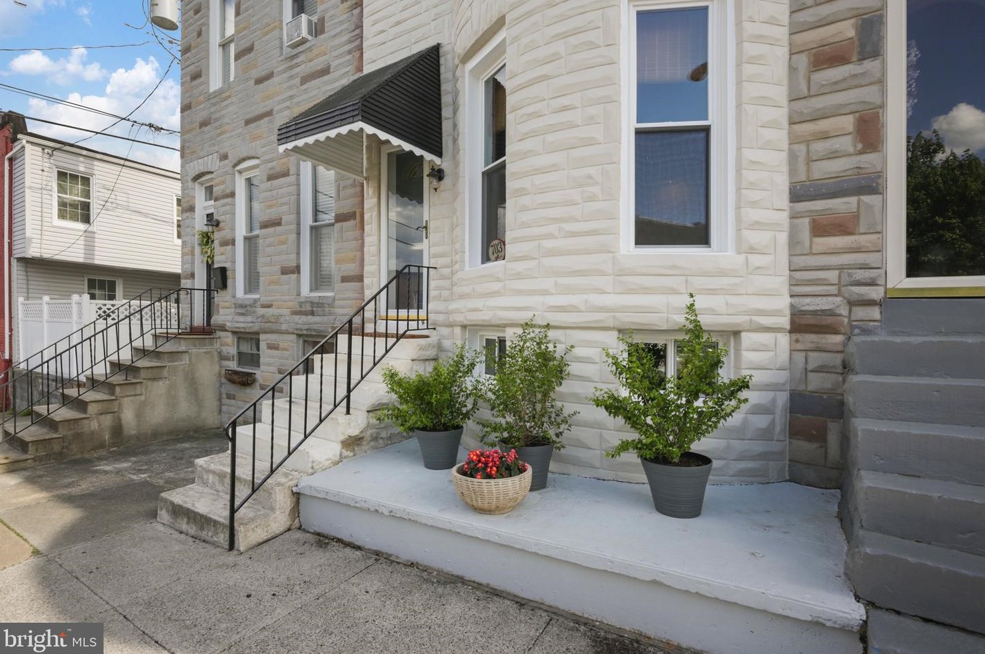 703 Berry St, Baltimore, MD 21211-2527