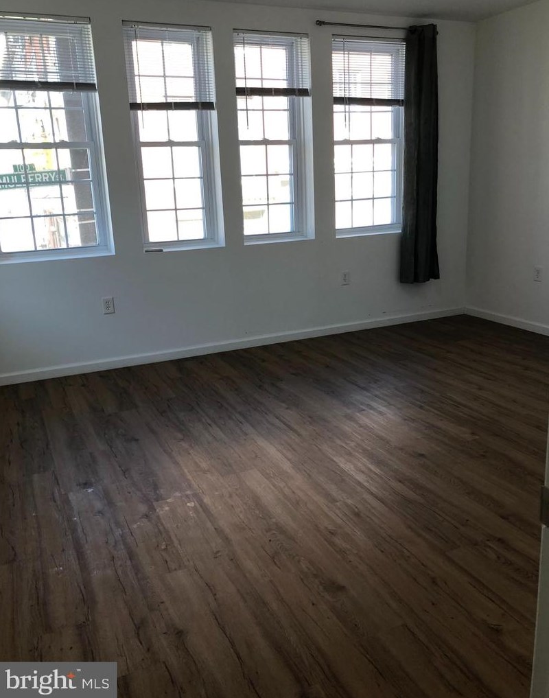 327 N Park Ave ##3, Baltimore, MD 21201