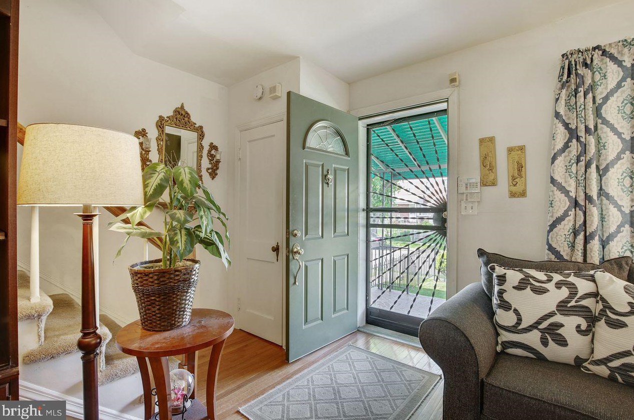 5123 Nelson Ave, Baltimore, MD 21215-5742