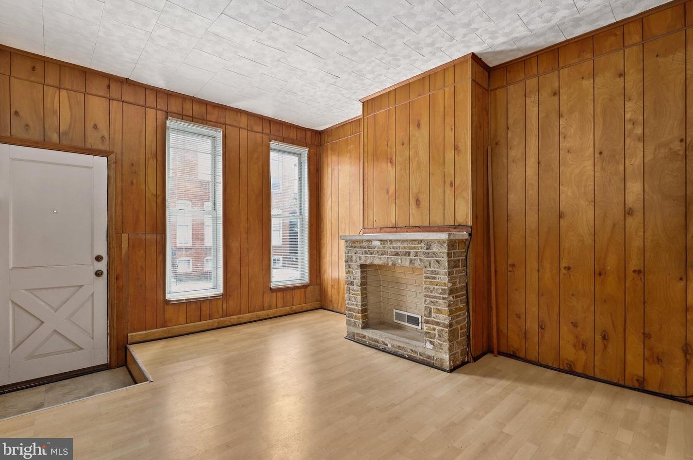 112 Burnett St, Baltimore, MD 21230-3704