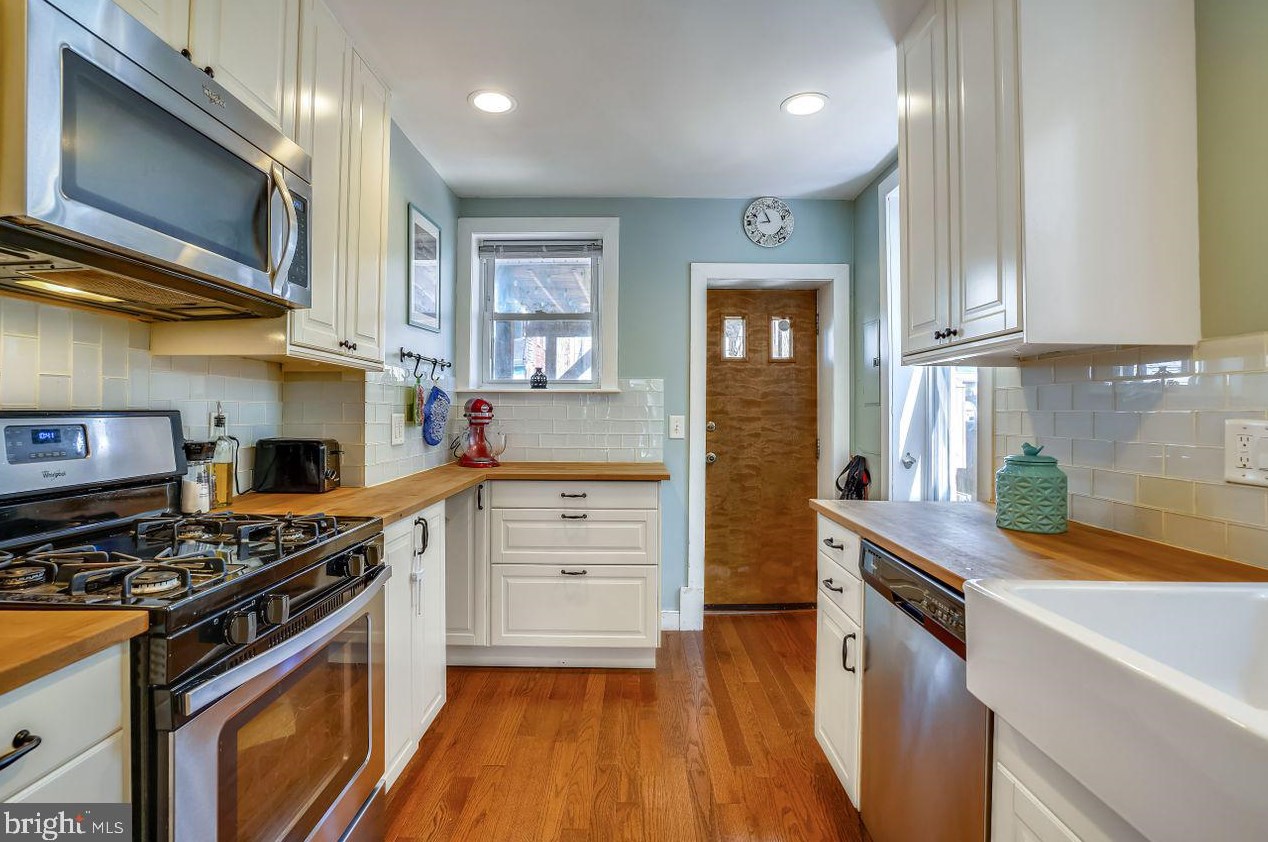 1162 Cleveland St, Baltimore, MD 21230-1903