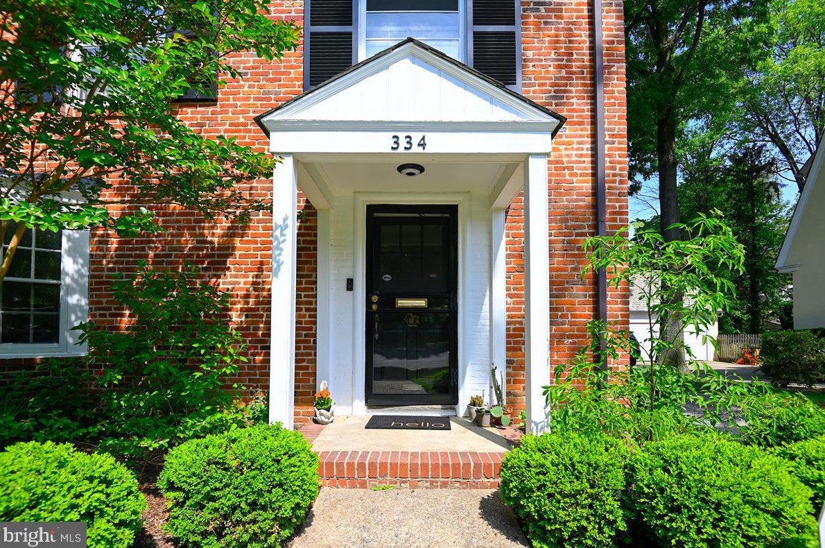 334 Suffolk Rd, Baltimore, MD 21218-2521