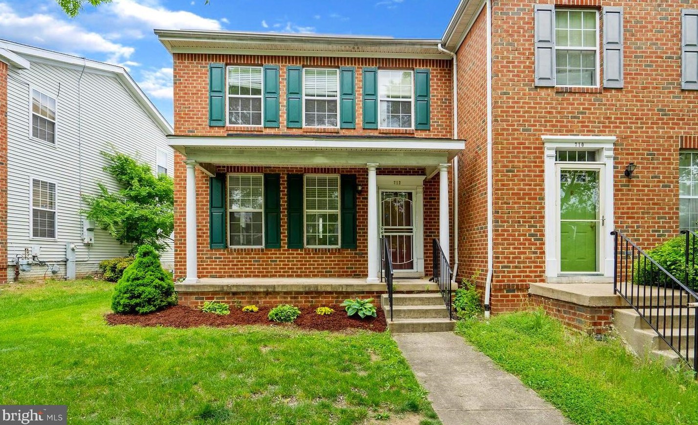 712 Murphy Ln, Baltimore, MD 21201-1326