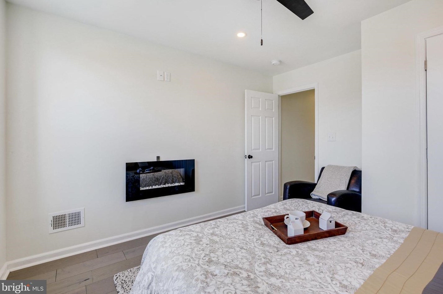 2523 Madison St, Baltimore MD  21205-1729 exterior