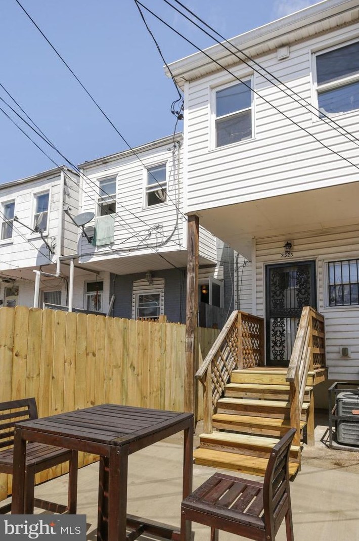 2523 Madison St, Baltimore MD  21205-1729 exterior