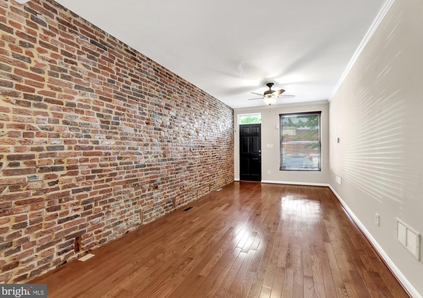 827 Montford Ave, Baltimore MD  21205-1619 exterior
