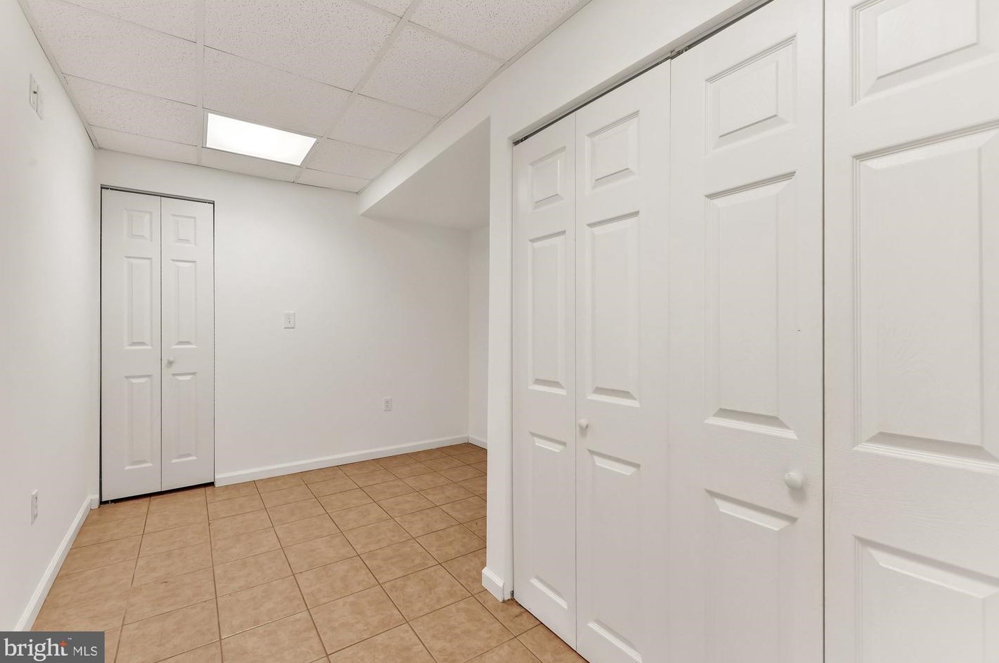 827 Montford Ave, Baltimore MD  21205-1619 exterior
