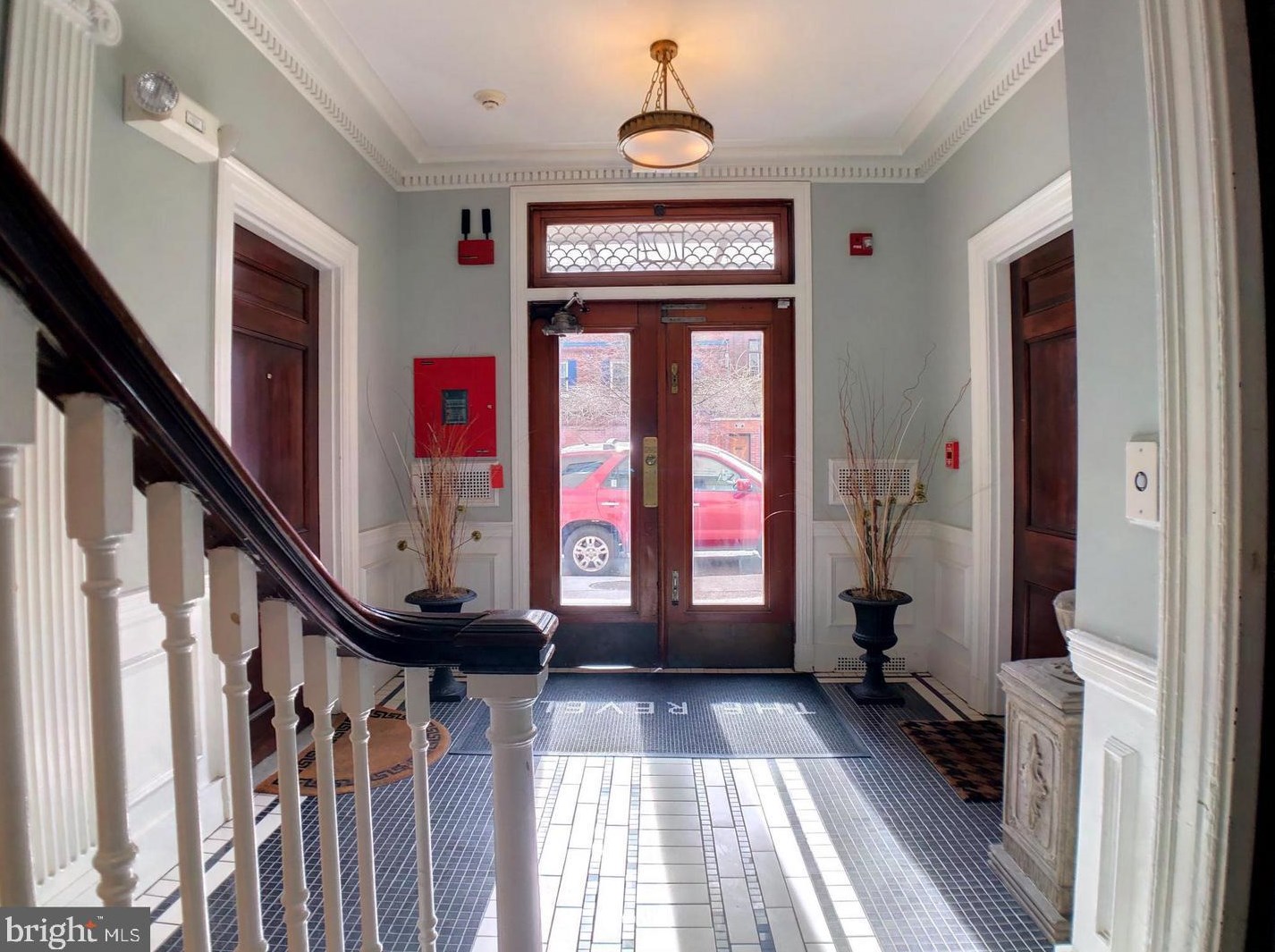 104 Madison St, Baltimore MD  21201-4739 exterior