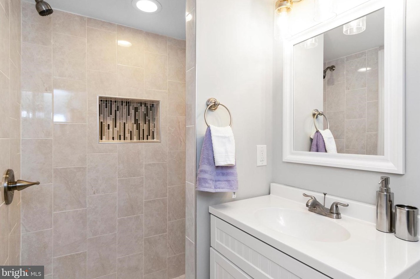 3812 Bayonne Ave, Baltimore MD  21206-3405 exterior