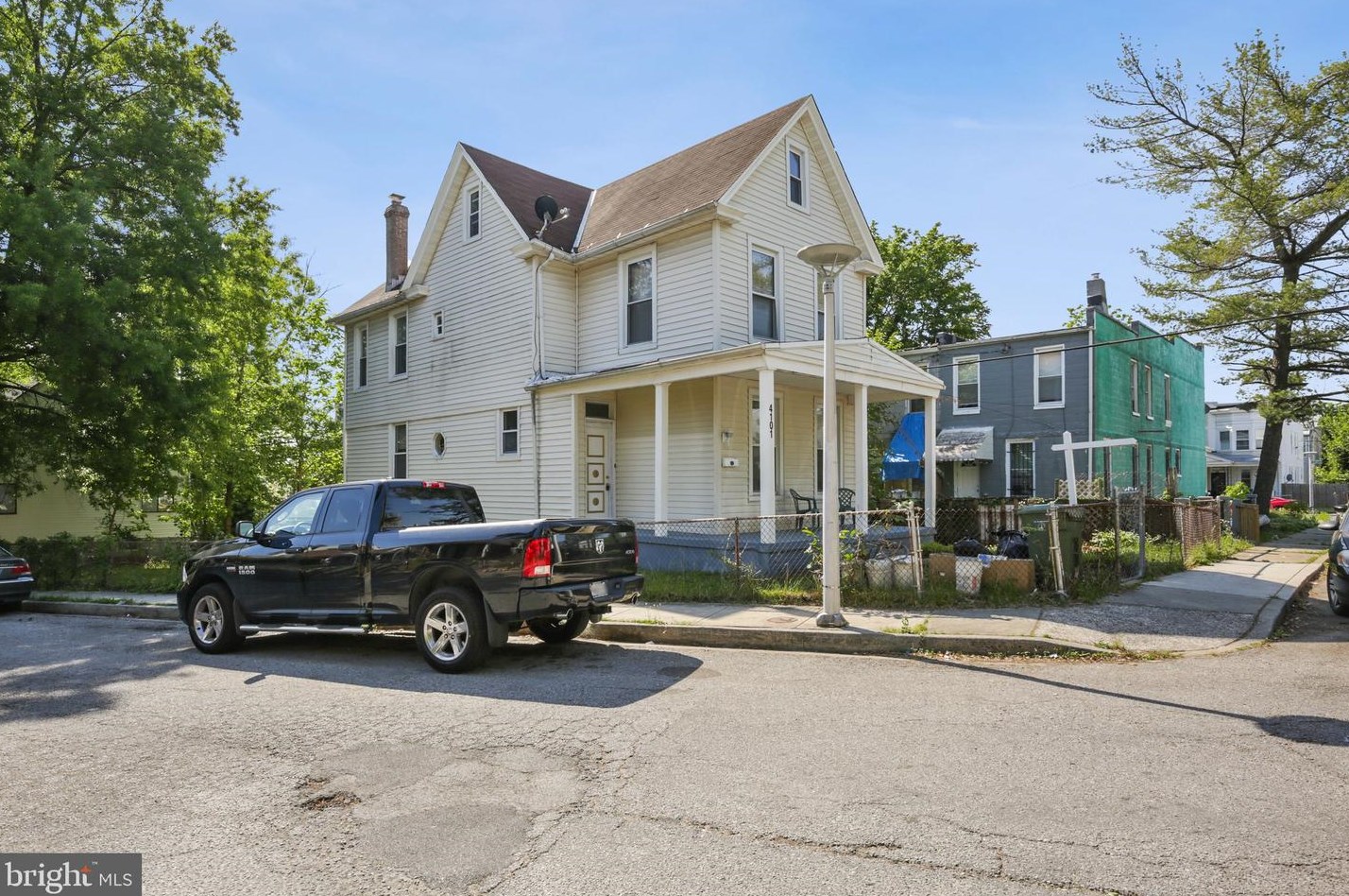 4101 Frisby St, Baltimore, MD 21218-1233
