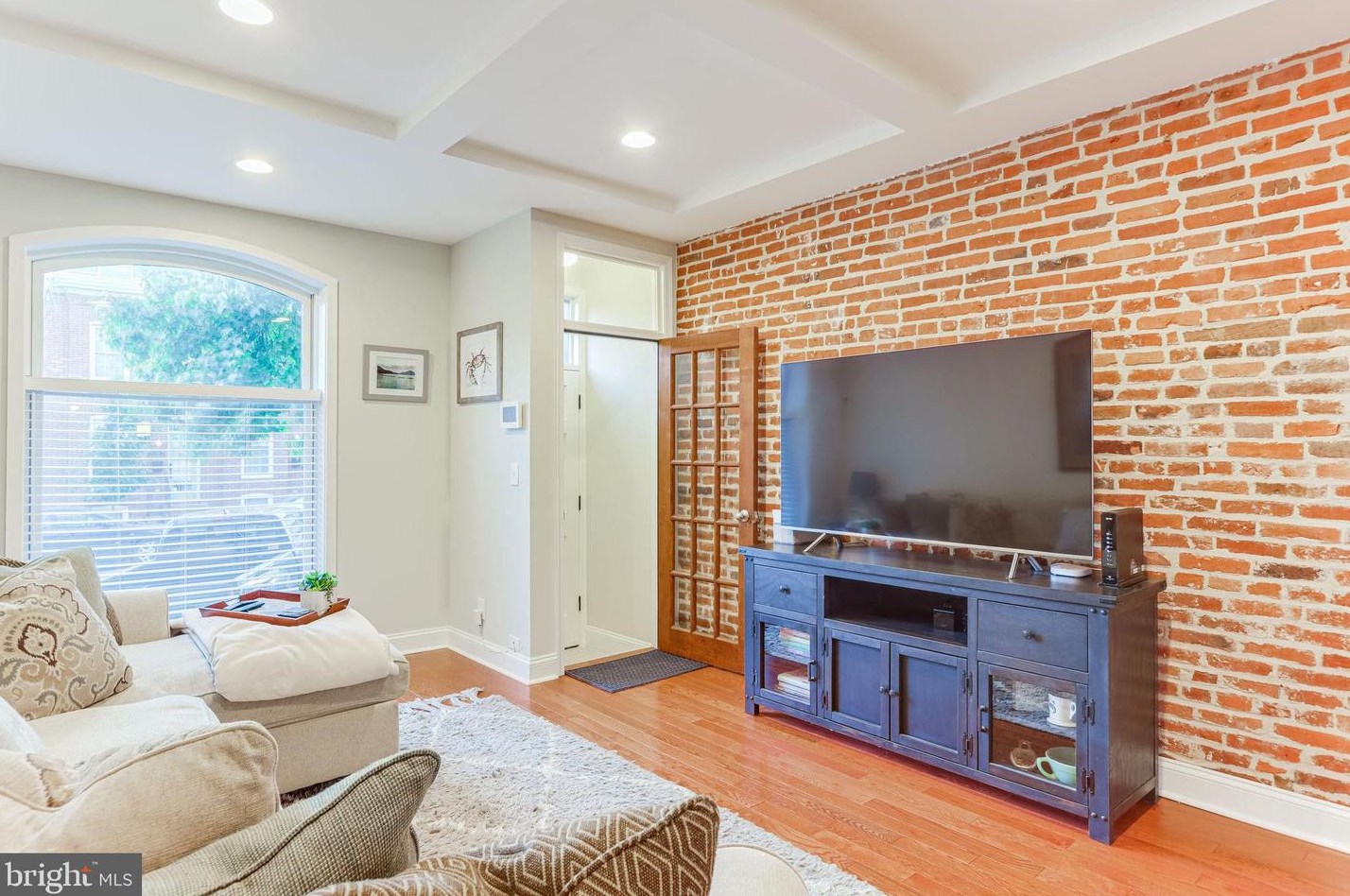 909 Clinton St, Baltimore MD  21224-5024 exterior